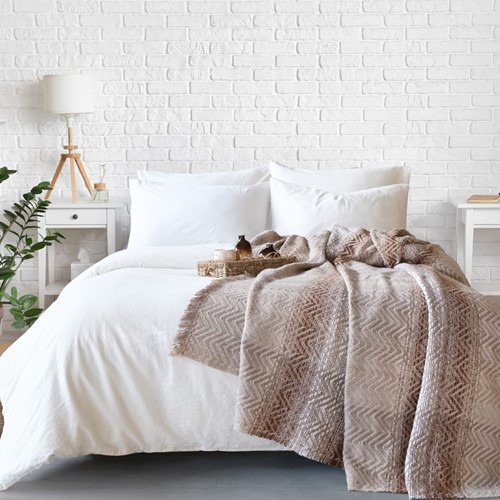 CHESTER PAMUK BATTANİYE