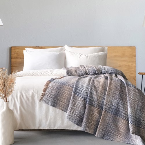 CHESTER PAMUK BATTANİYE